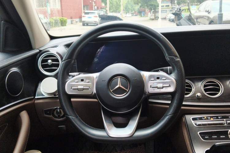 Used Mercedes-Benz E-Class 2019 E 200 L Sport Edition Steering Wheel