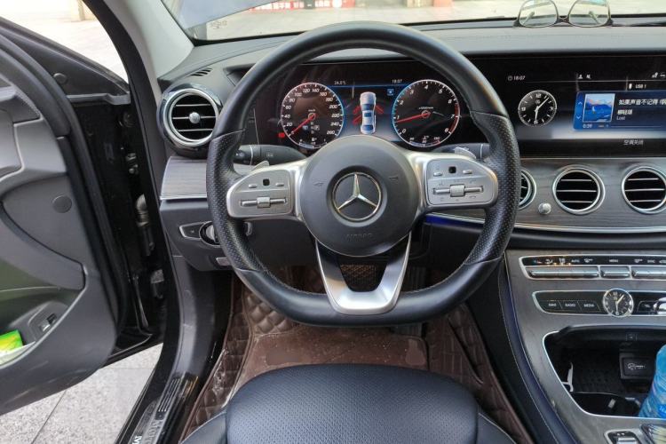 Used Mercedes-Benz E-Class 2019 Restyled E 300 L Sport Luxury Edition Steering Wheel