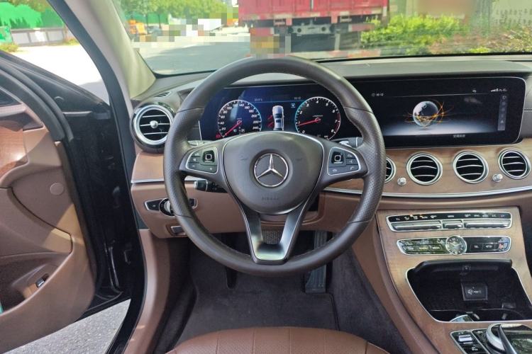 Used Mercedes-Benz E-Class 2019 E 300 L Luxury Model Steering Wheel