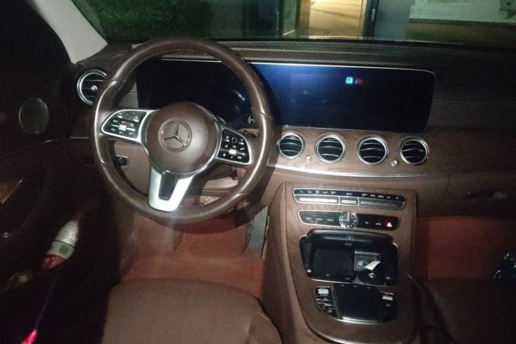 Used Mercedes-Benz E-Class 2019 Facelifted E 300 L Stylish Version Steering Wheel