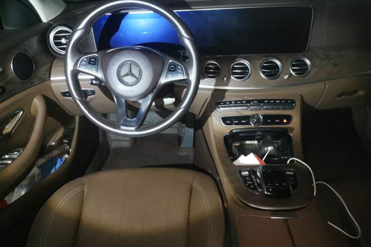 Used Mercedes-Benz E-Class 2019 E 300 L Luxury Model Steering Wheel