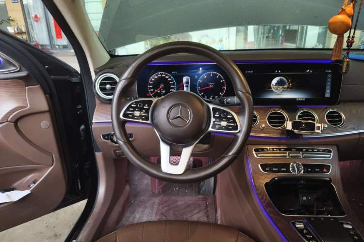 Used Mercedes-Benz E-Class 2019 Facelifted E 300 L Stylish Version Steering Wheel