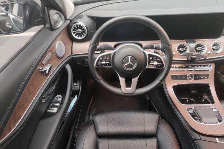 Used Mercedes-Benz E-Class 2019 E 260 L Steering Wheel