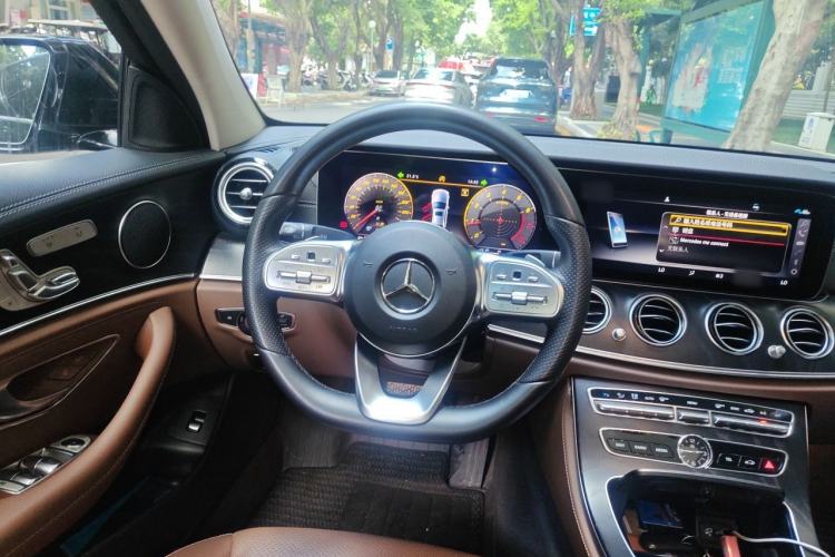 Used Mercedes-Benz E-Class 2019 E 300 L Sport Luxury Edition Steering Wheel