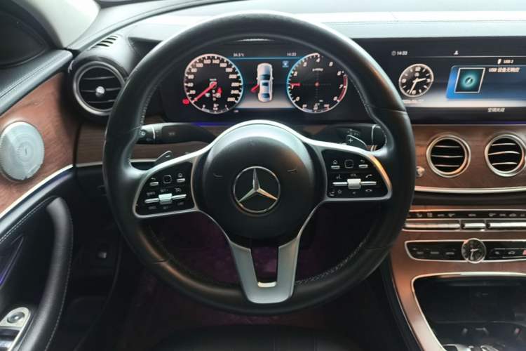 Used Mercedes-Benz E-Class 2019 Restyled E 300 L Luxury Edition Steering Wheel