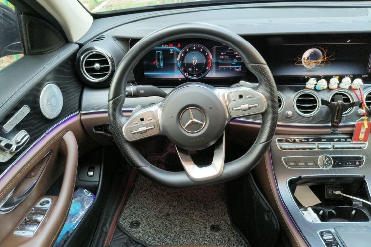 Used Mercedes-Benz E-Class 2019 E 300 L Sport Luxury Edition Steering Wheel