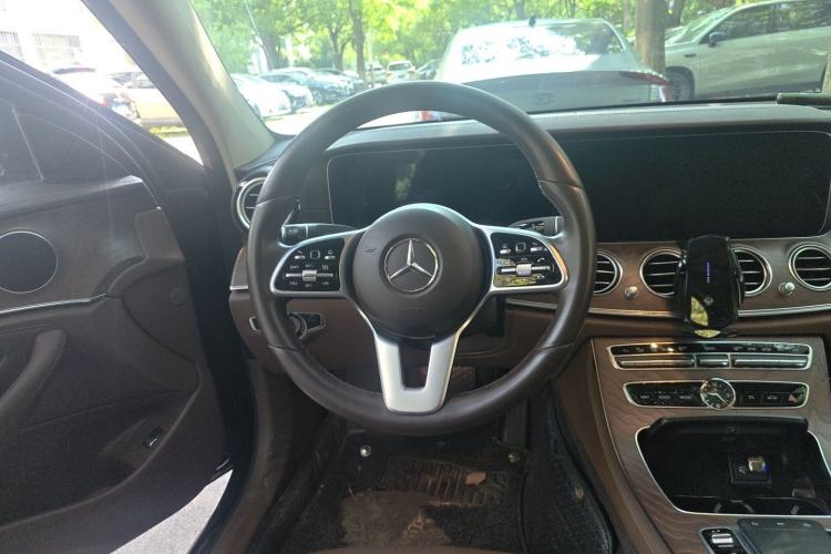 Used Mercedes-Benz E-Class 2019 Facelifted E 300 L Stylish Version Steering Wheel
