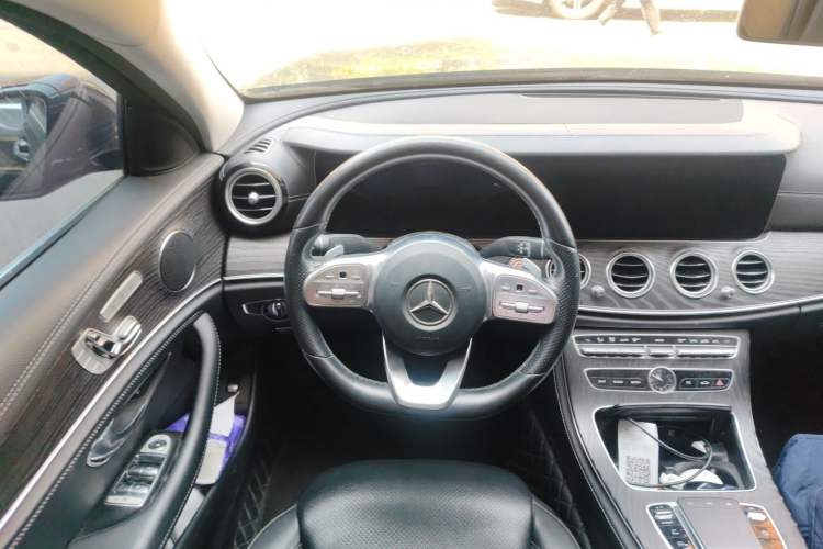 Used Mercedes-Benz E-Class 2019 Restyled E 300 L Sporty and Stylish Edition Steering Wheel