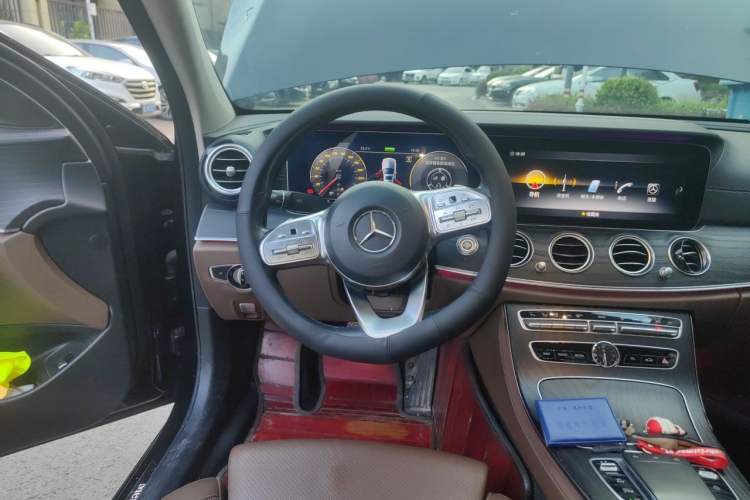 Used Mercedes-Benz E-Class 2019 E 260 L Sport Edition Steering Wheel