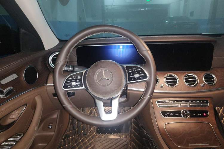 Used Mercedes-Benz E-Class 2019 E 260 L Steering Wheel