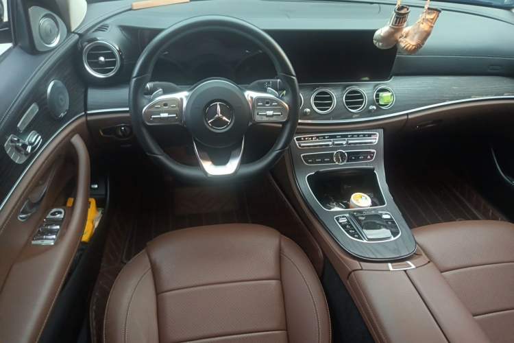 Used Mercedes-Benz E-Class 2019 Restyled E 300 L Sporty and Stylish Edition Steering Wheel