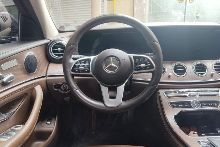 Used Mercedes-Benz E-Class 2019 E 260 L Steering Wheel