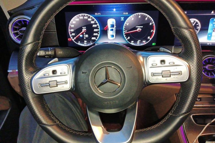 Used Mercedes-Benz E-Class 2019 E 300 L Sport Luxury Edition Steering Wheel