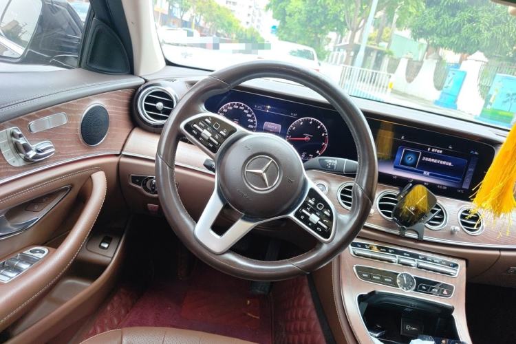 Used Mercedes-Benz E-Class 2019 E 300 L Stylish Model Steering Wheel