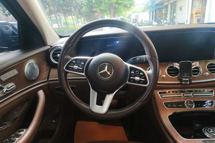 Used Mercedes-Benz E-Class 2019 Restyled E 300 L Luxury Edition Steering Wheel