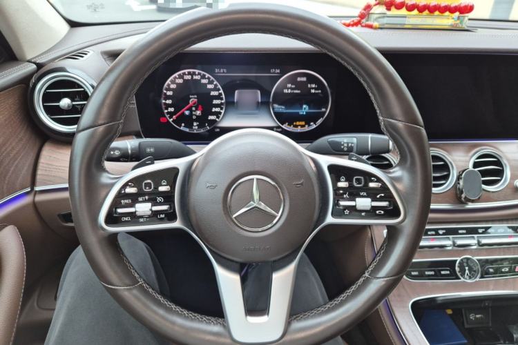 Used Mercedes-Benz E-Class 2019 E 300 L Luxury Model Steering Wheel