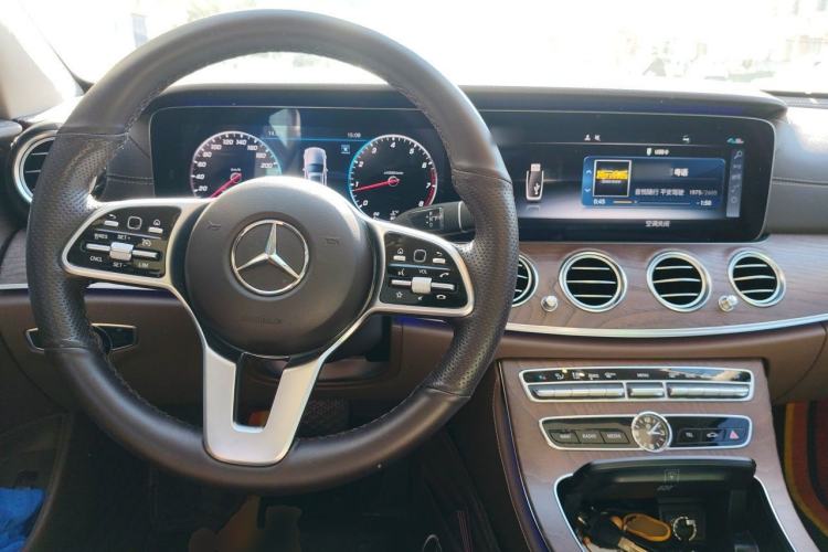 Used Mercedes-Benz E-Class 2019 Restyled E 300 L Luxury Edition Steering Wheel