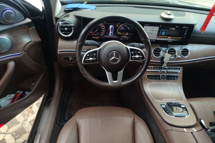 Used Mercedes-Benz E-Class 2019 E 300 L Luxury Model Steering Wheel