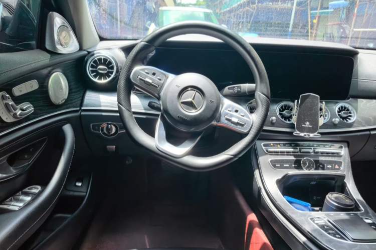 Used Mercedes-Benz E-Class 2019 Restyled E 300 L Sporty and Stylish Edition Steering Wheel