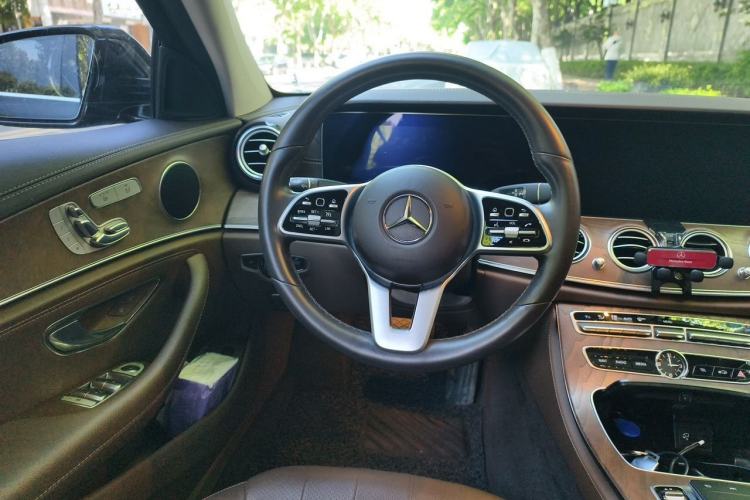 Used Mercedes-Benz E-Class 2019 Facelifted E 300 L Stylish Version Steering Wheel
