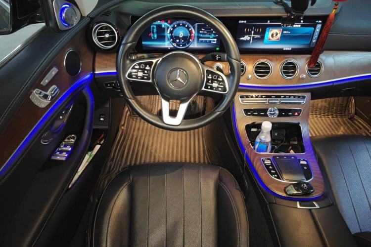 Used Mercedes-Benz E-Class 2019 Facelifted E 300 L Stylish Version Steering Wheel