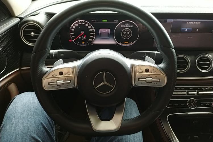 Used Mercedes-Benz E-Class 2019 E 260 L Sport 4MATIC Steering Wheel
