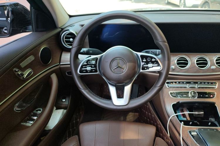 Used Mercedes-Benz E-Class 2019 E 260 L Steering Wheel