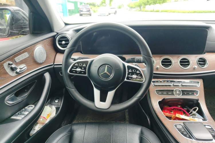 Used Mercedes-Benz E-Class 2019 Restyled E 300 L Luxury Edition Steering Wheel