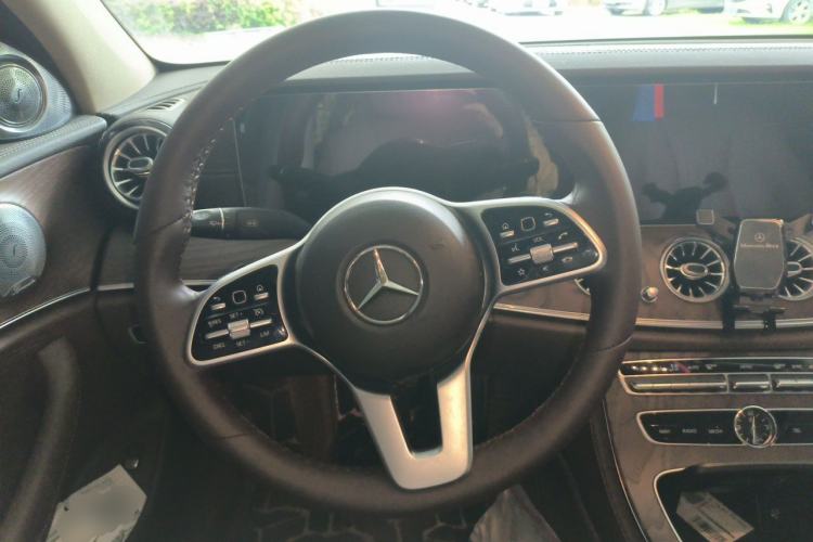 Used Mercedes-Benz E-Class 2019 Restyled E 300 L Luxury Edition Steering Wheel