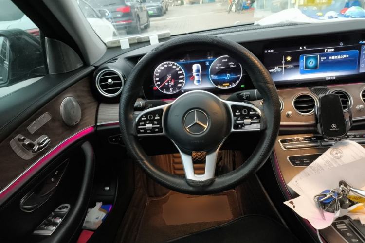 Used Mercedes-Benz E-Class 2019 E 300 L Luxury Model Steering Wheel