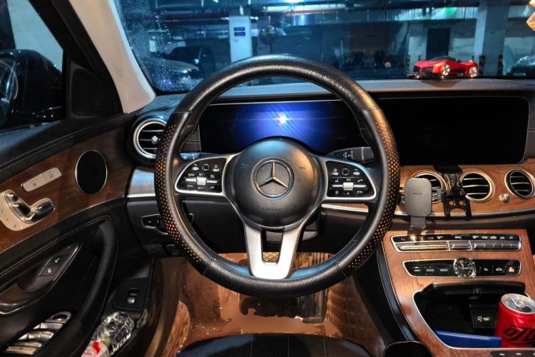 Used Mercedes-Benz E-Class 2019 E 300 L Luxury Model Steering Wheel