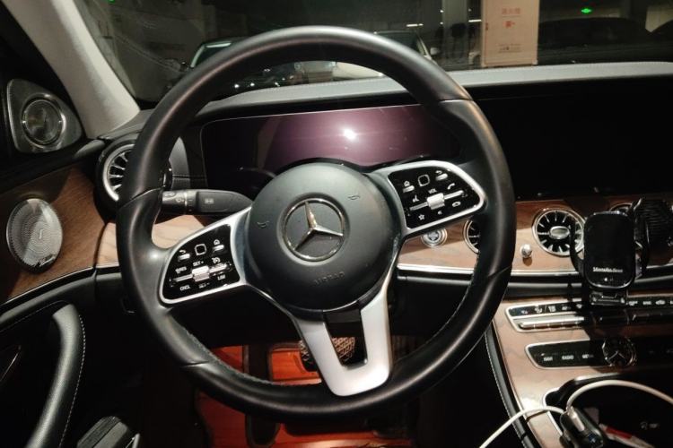 Used Mercedes-Benz E-Class 2019 Facelifted E 300 L Stylish Version Steering Wheel