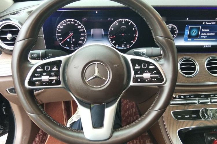 Used Mercedes-Benz E-Class 2019 Restyled E 300 L Luxury Edition Steering Wheel