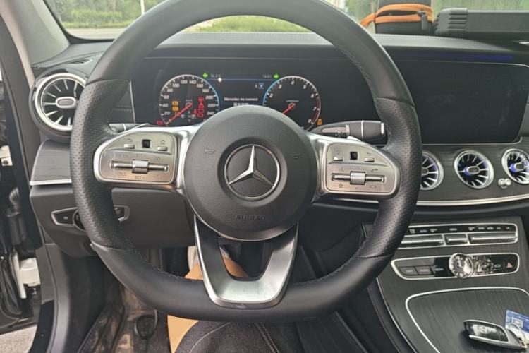 Used Mercedes-Benz E-Class 2019 Restyled E 300 L Sport Luxury Edition Steering Wheel