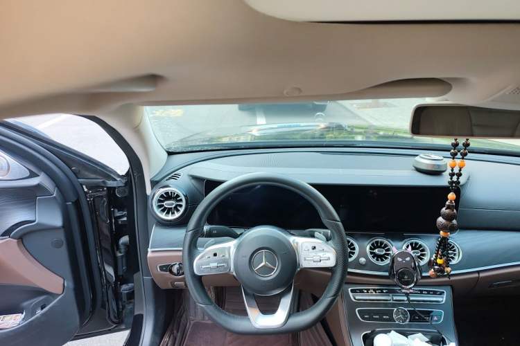 Used Mercedes-Benz E-Class 2019 E 300 L Sport Luxury Edition Steering Wheel