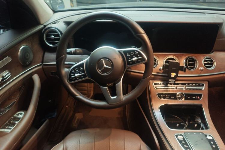 Used Mercedes-Benz E-Class 2019 E 300 L Luxury Model Steering Wheel
