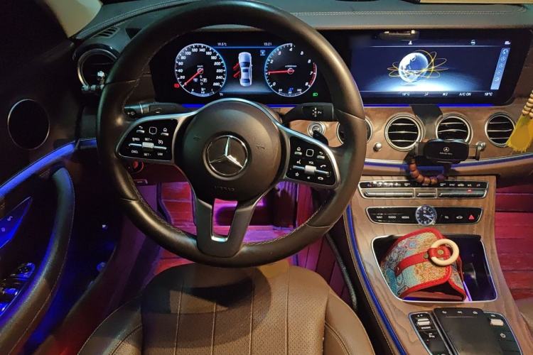 Used Mercedes-Benz E-Class 2019 Facelifted E 300 L Stylish Version Steering Wheel