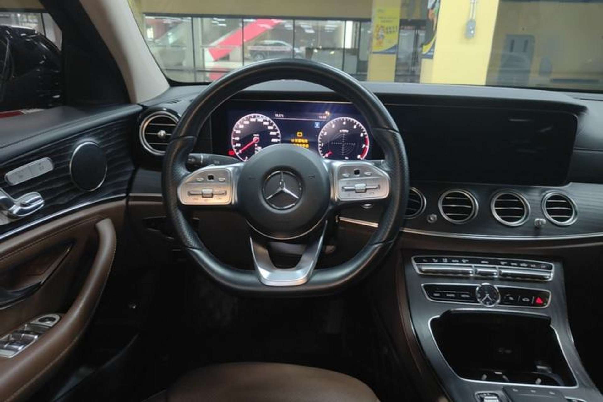 Used Mercedes-Benz E-Class 2019 Restyled E 300 L Sporty and Stylish Edition Steering Wheel