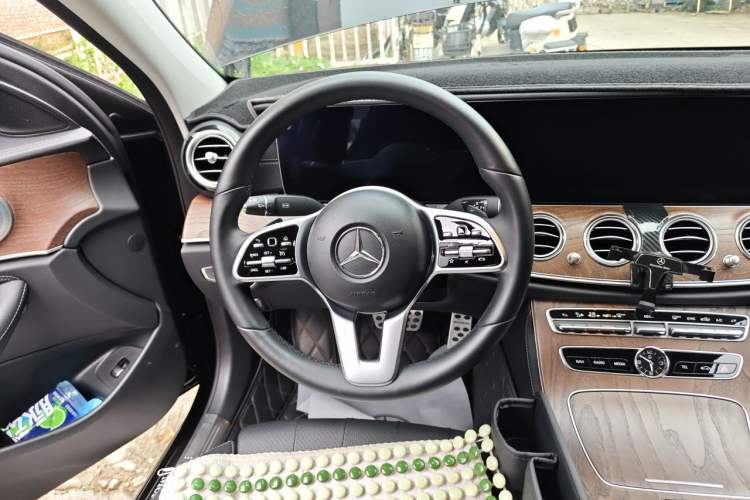 Used Mercedes-Benz E-Class 2019 E 260 L 4MATIC Steering Wheel