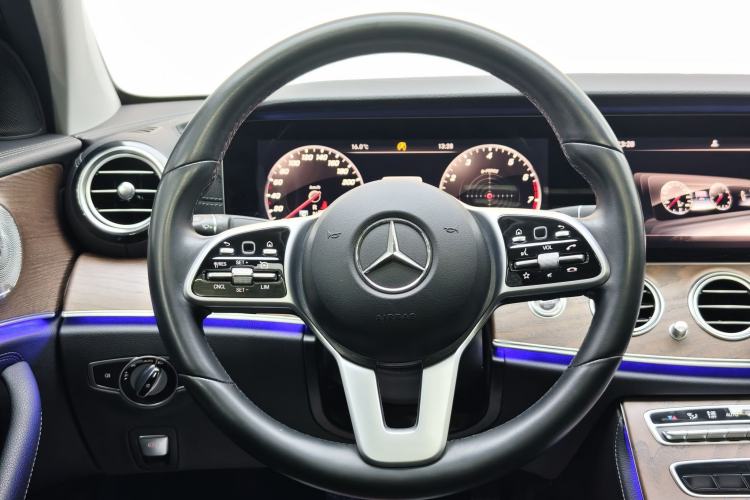 Used Mercedes-Benz E-Class 2019 Restyled E 300 L Luxury Edition Steering Wheel