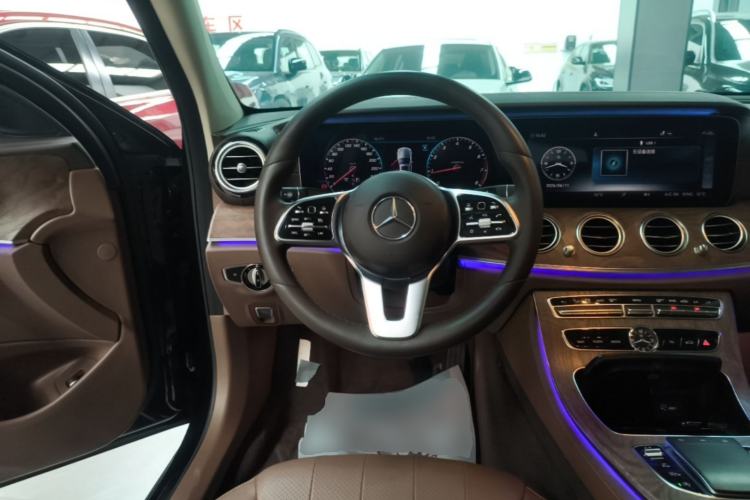 Used Mercedes-Benz E-Class 2019 Facelifted E 300 L Stylish Version Steering Wheel