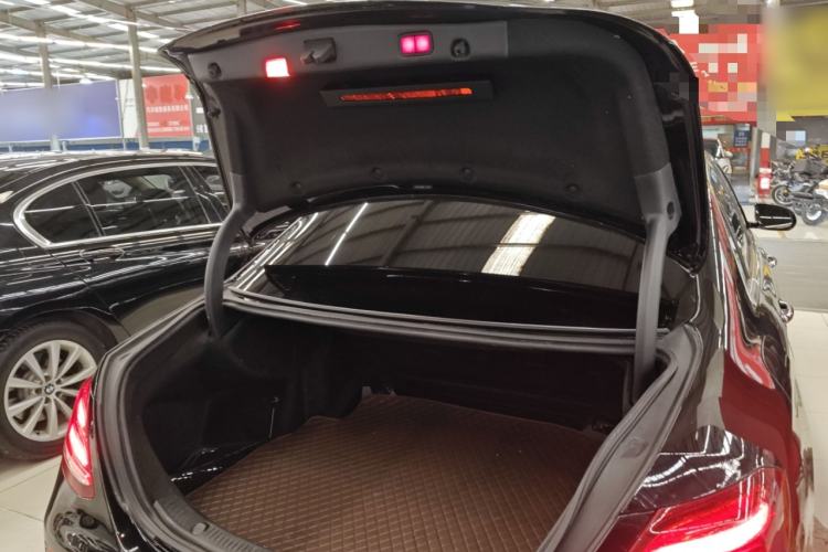 Used Mercedes-Benz E-Class 2019 E 300 L Sport Luxury Edition Trunk