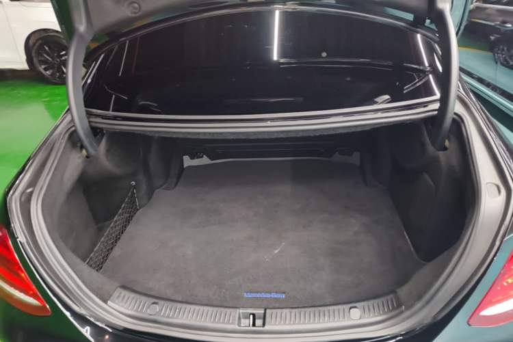 Used Mercedes-Benz E-Class 2019 Restyled E 300 L Sporty and Stylish Edition Trunk