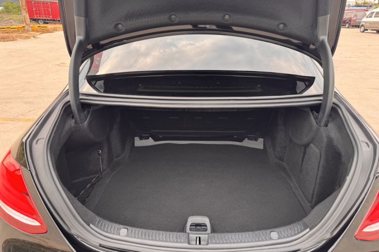 Used Mercedes-Benz E-Class 2019 Restyled E 300 L Luxury Edition Trunk