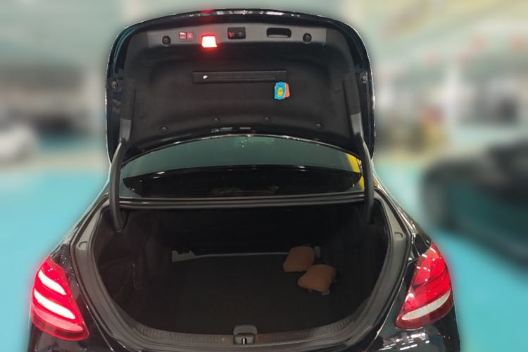 Used Mercedes-Benz E-Class 2019 E 260 L Trunk