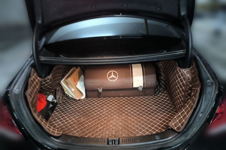 Used Mercedes-Benz E-Class 2019 Restyled E 300 L Sporty and Stylish Edition Trunk