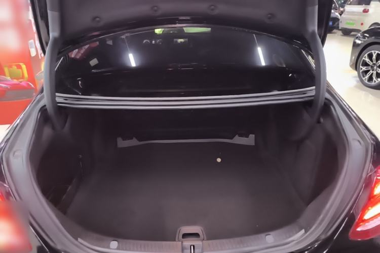 Used Mercedes-Benz E-Class 2019 E 260 L Trunk