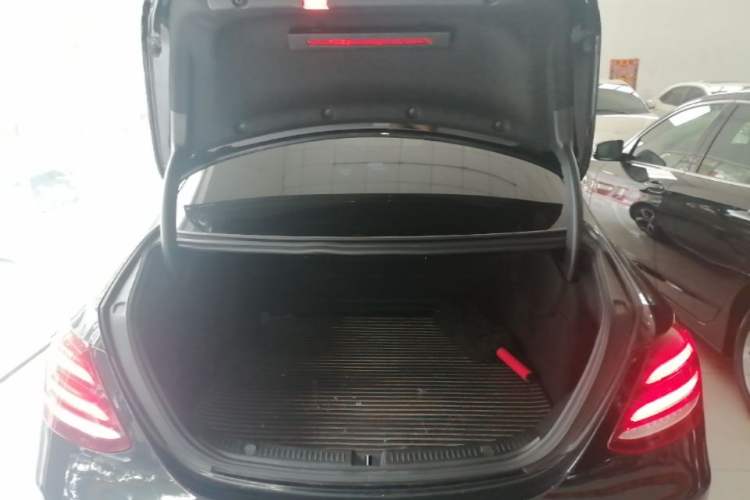 Used Mercedes-Benz E-Class 2019 Restyled E 300 L Sport Luxury Edition Trunk