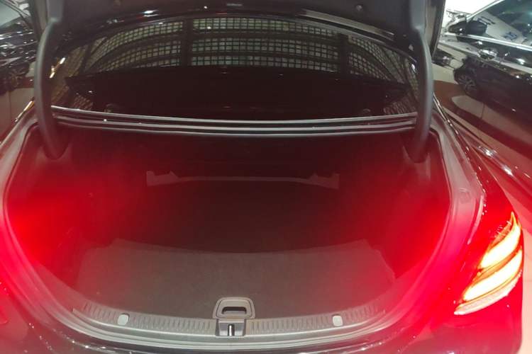 Used Mercedes-Benz E-Class 2019 Facelifted E 300 L Stylish Version Trunk