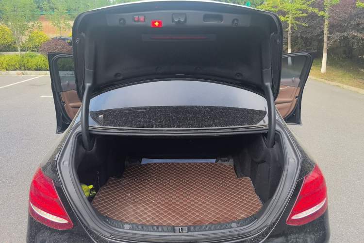 Used Mercedes-Benz E-Class 2019 Facelifted E 300 L Stylish Version Trunk